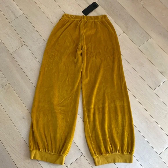 Suzie kondi high waist harem pants in velour mustard - Picture 15 of 16